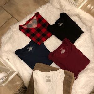 No Boundaries Juniors' Brushed Lg Sl V neck Tee